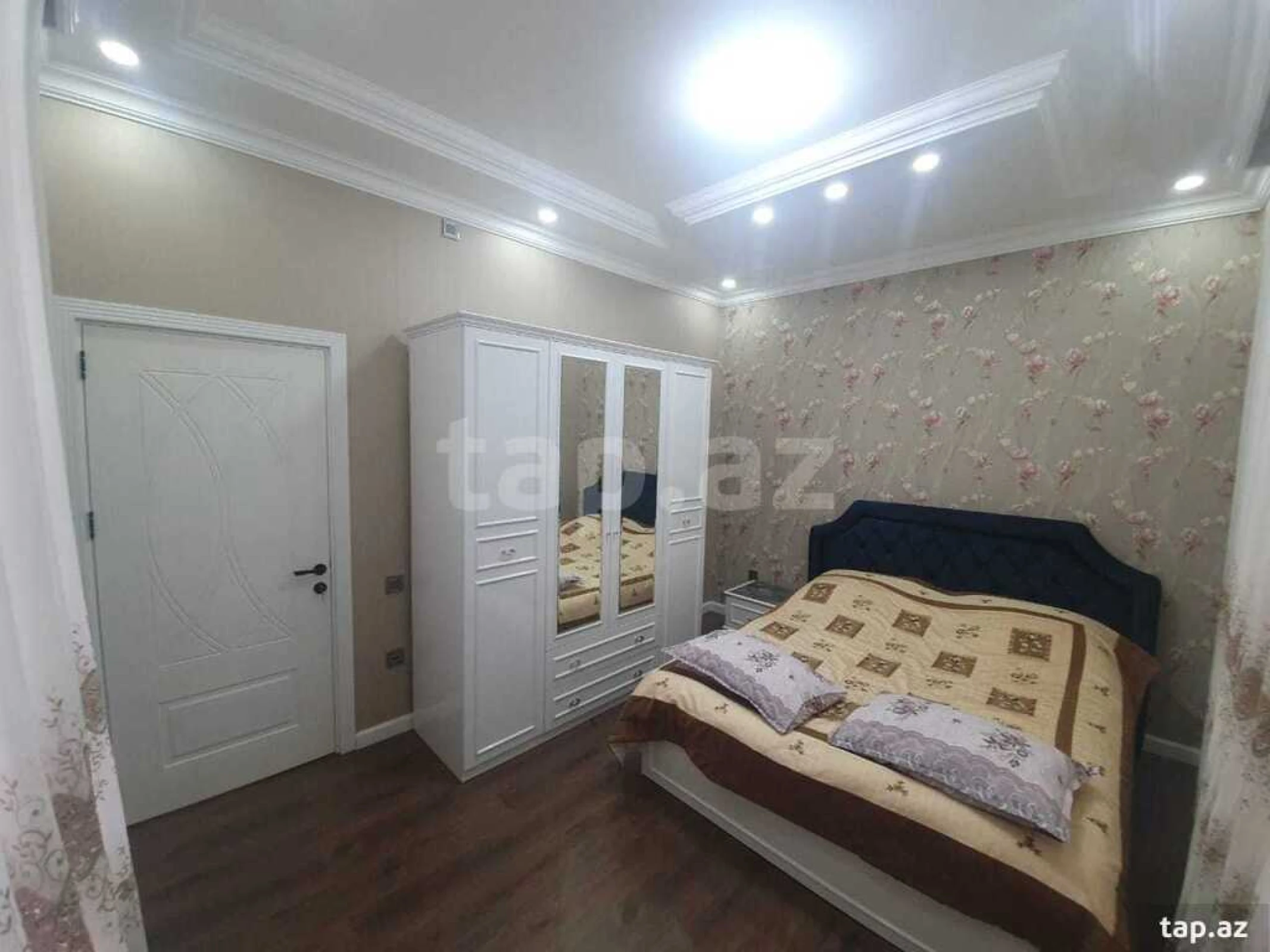 Satılır 6 otaqlı həyət evi 200 m²