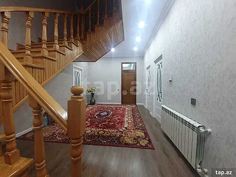 Satılır 6 otaqlı həyət evi 200 m²