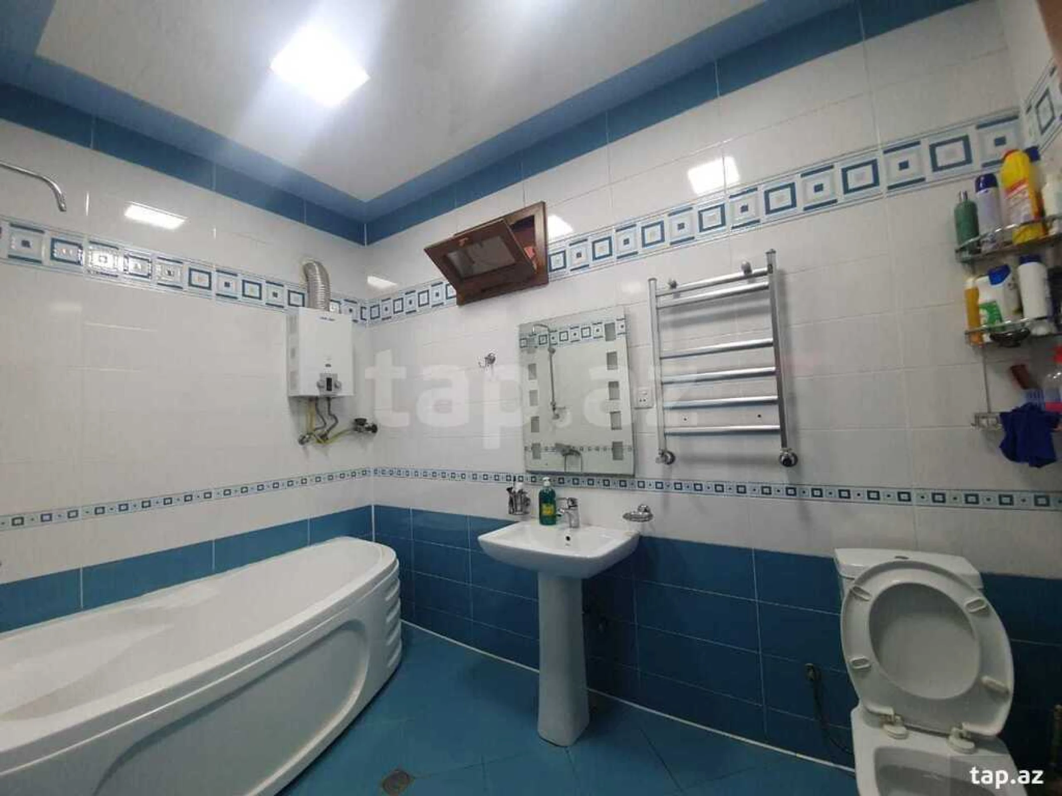 Satılır 6 otaqlı həyət evi 200 m²