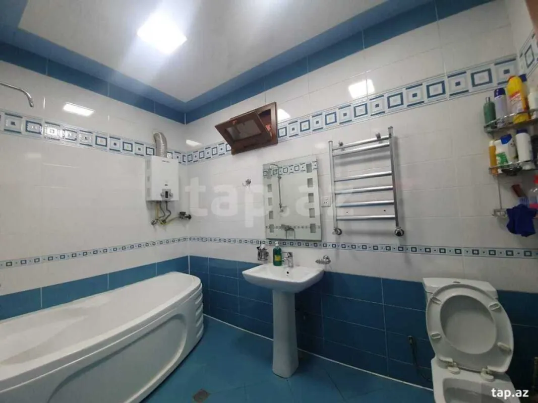 Satılır 6 otaqlı həyət evi 200 m²