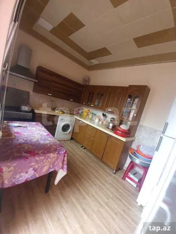 Satılır 6 otaqlı həyət evi 200 m²