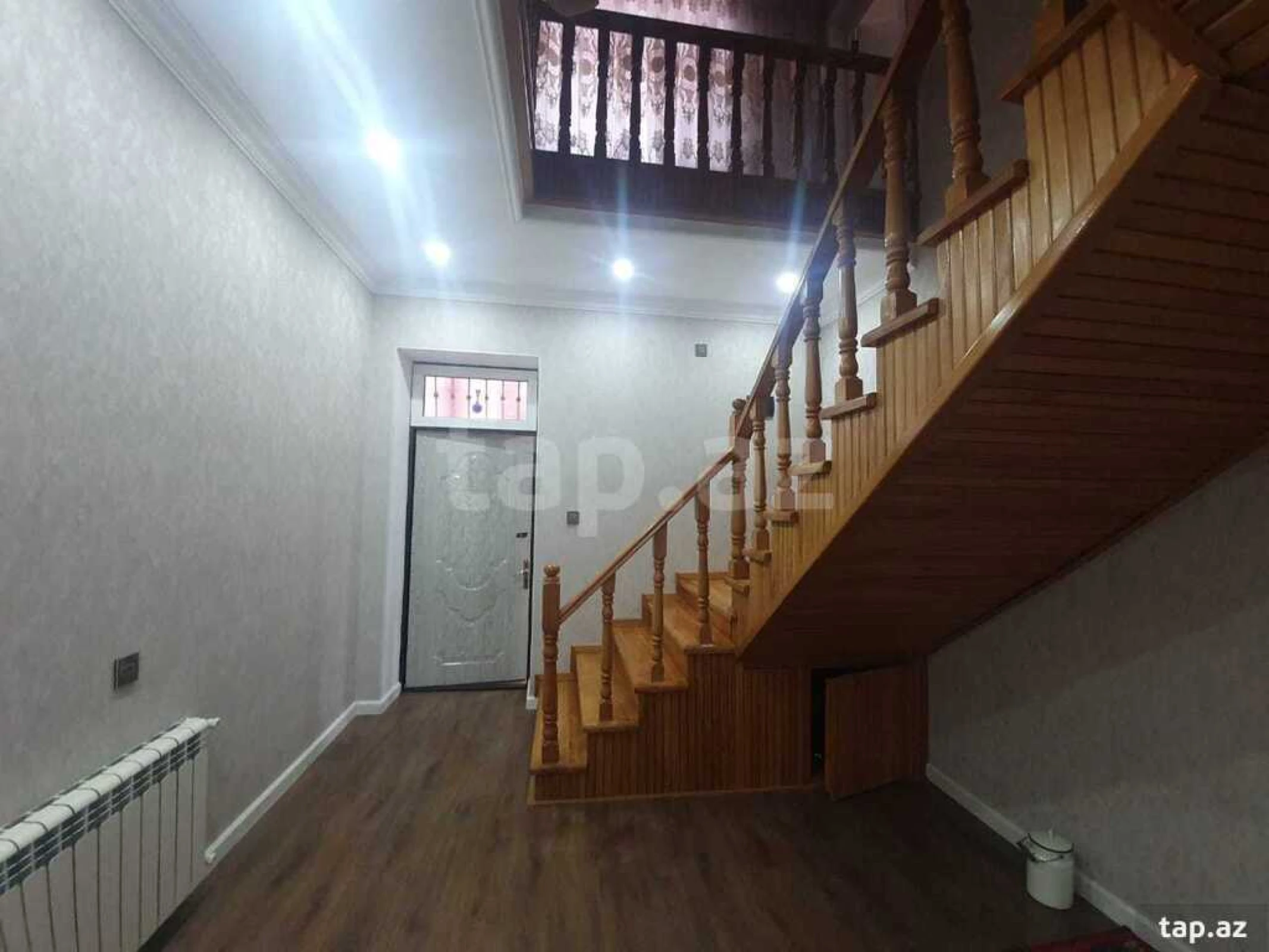 Satılır 6 otaqlı həyət evi 200 m²