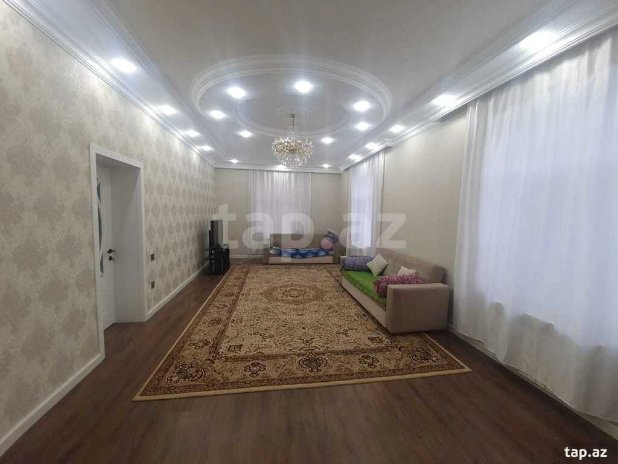 Satılır 6 otaqlı həyət evi 200 m²