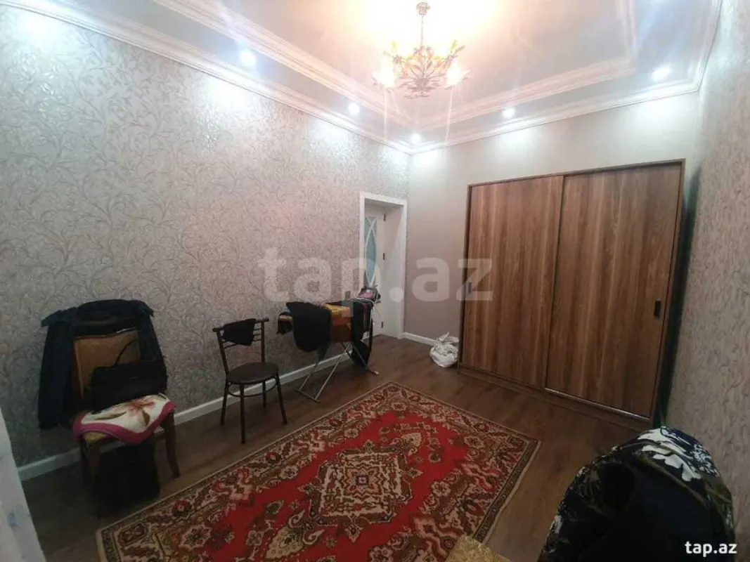 Satılır 6 otaqlı həyət evi 200 m²