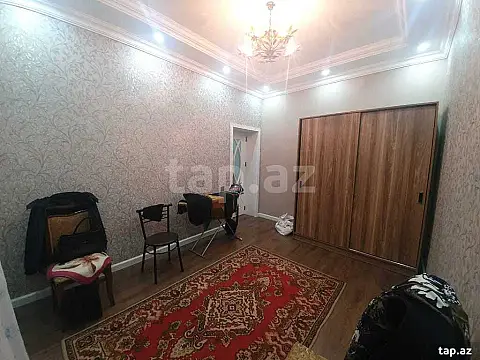 Satılır 6 otaqlı həyət evi 200 m²