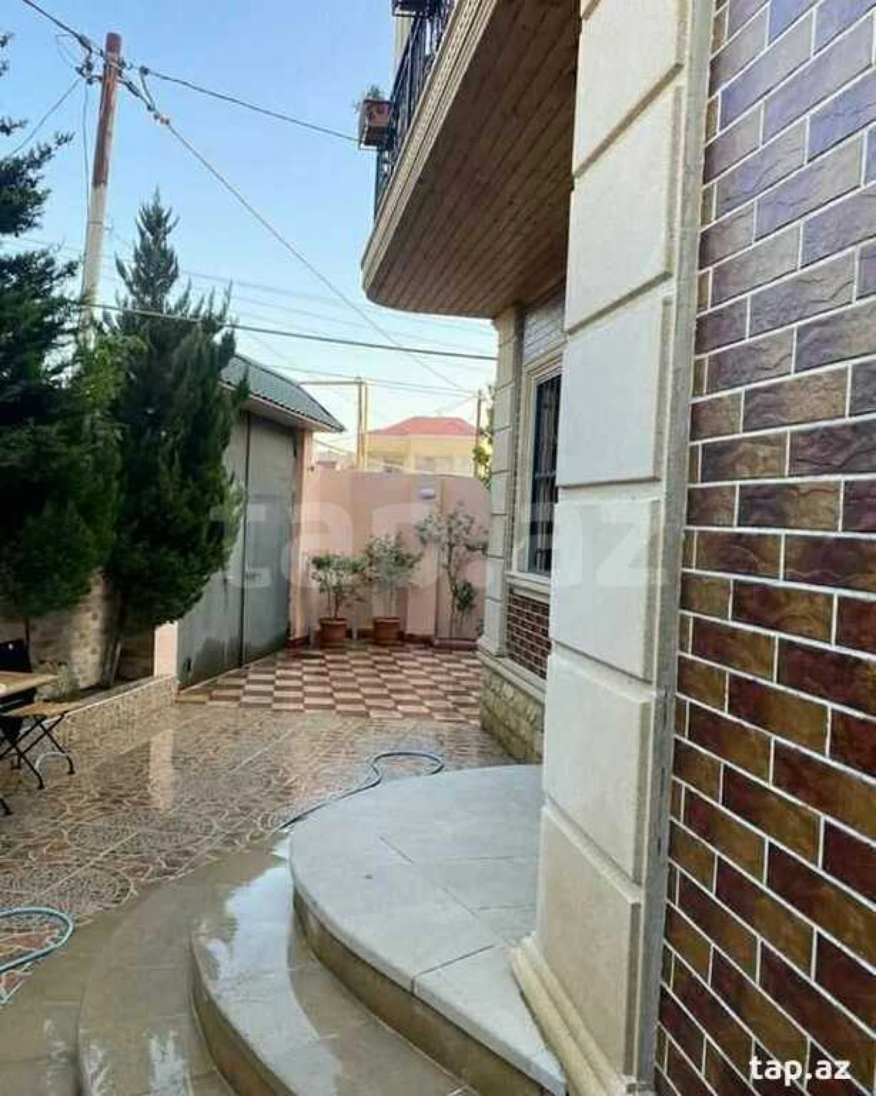 Satılır 6 otaqlı həyət evi 200 m²