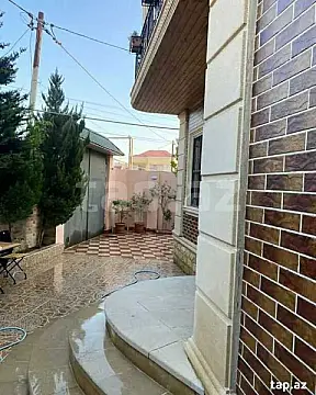 Satılır 6 otaqlı həyət evi 200 m²