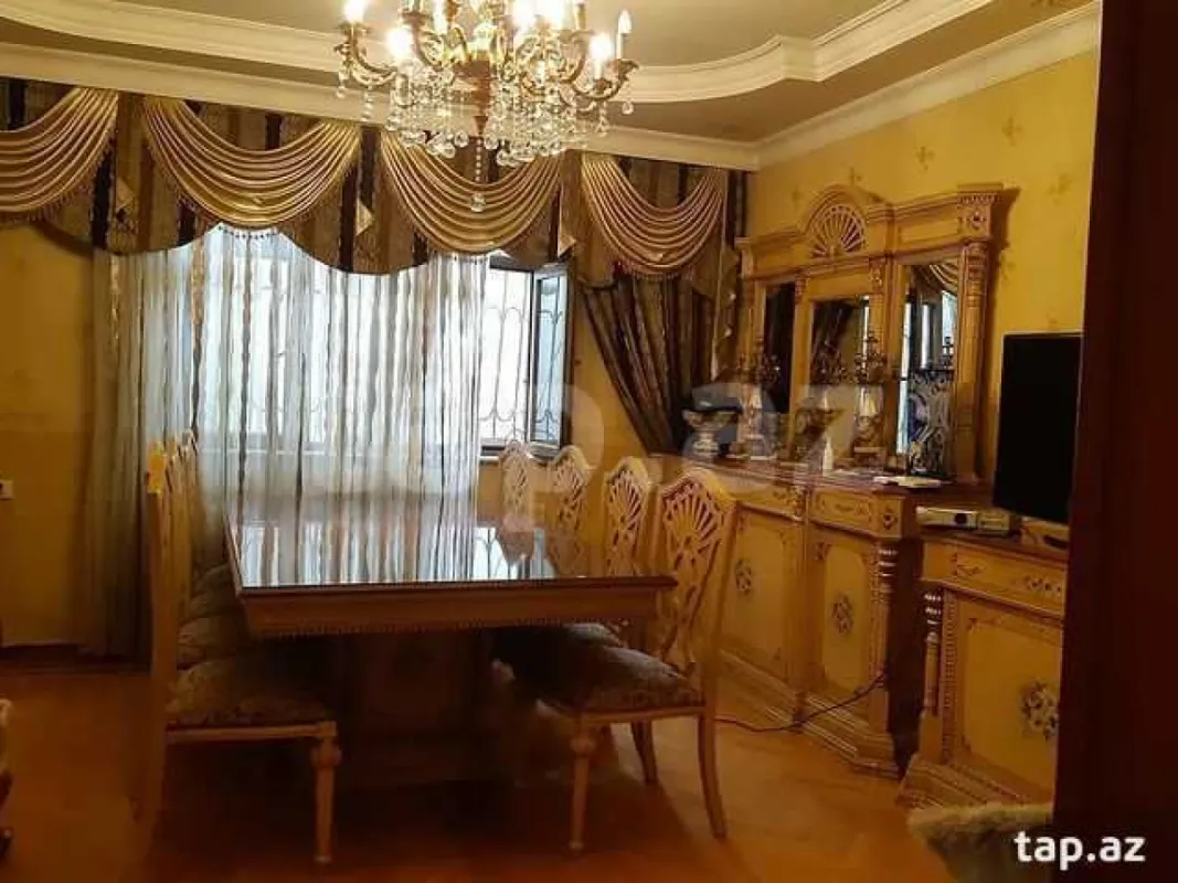 Satılır 6 otaqlı həyət evi 200 m²