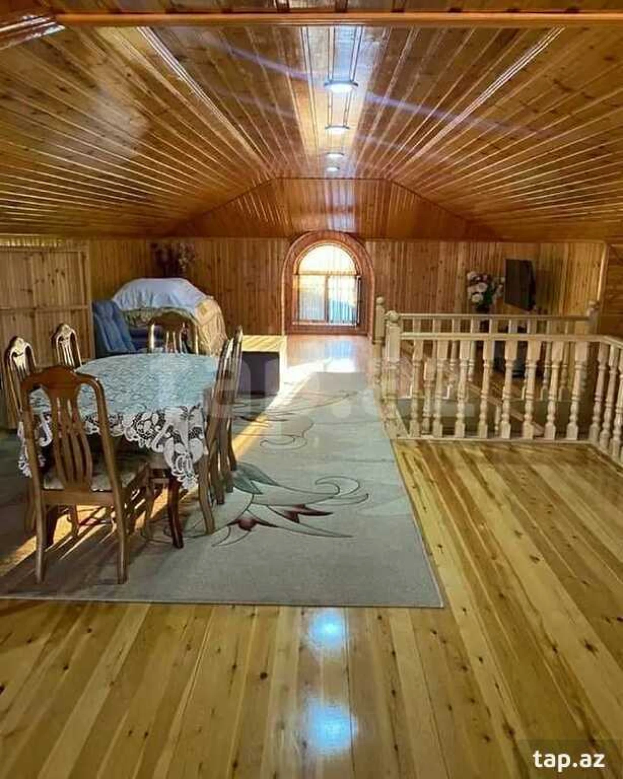 Satılır 6 otaqlı həyət evi 200 m²