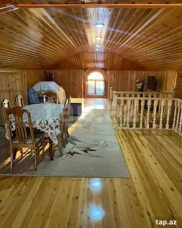 Satılır 6 otaqlı həyət evi 200 m²