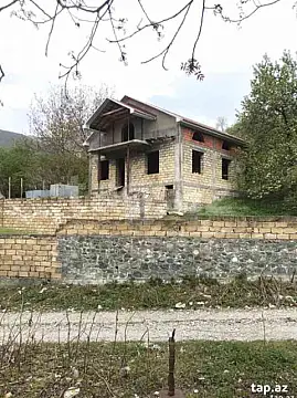 Satılır 5 otaqlı həyət evi — Şəki 5 otaq