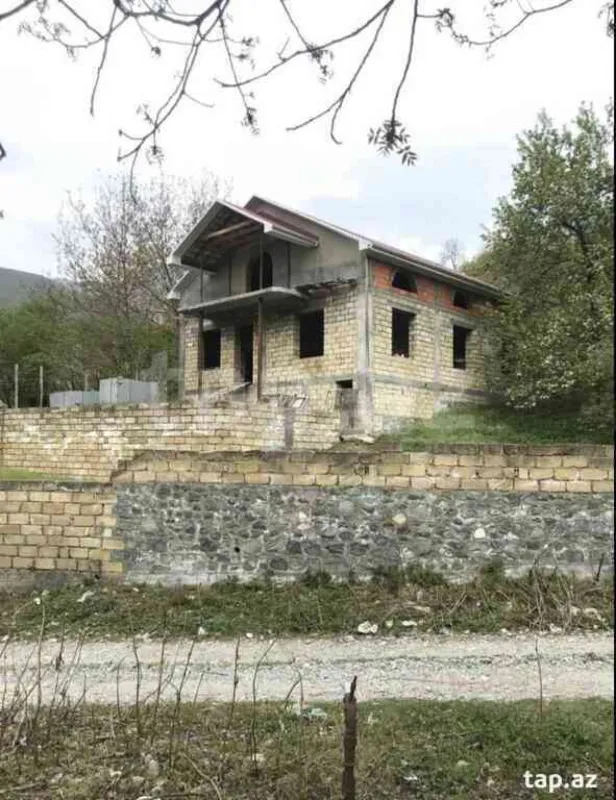Satılır 5 otaqlı həyət evi