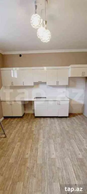 Satılır 6 otaqlı həyət evi