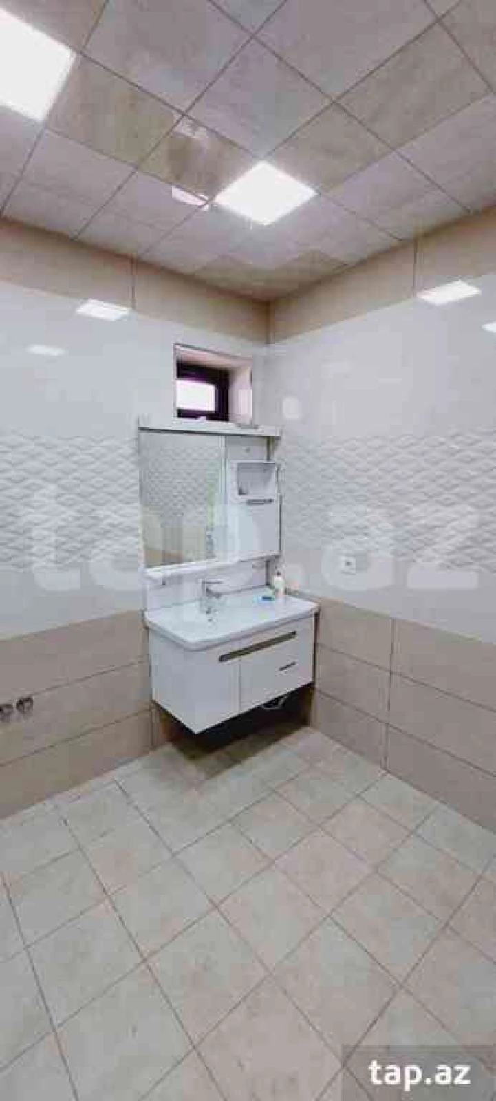 Satılır 6 otaqlı həyət evi