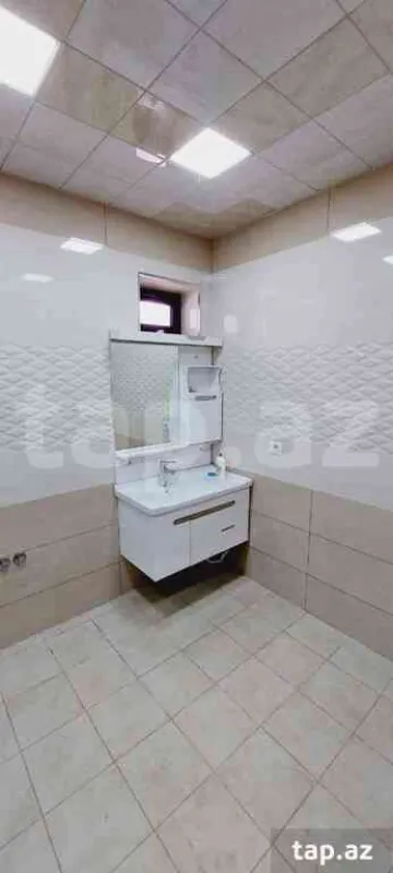 Satılır 6 otaqlı həyət evi