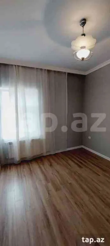 Satılır 6 otaqlı həyət evi