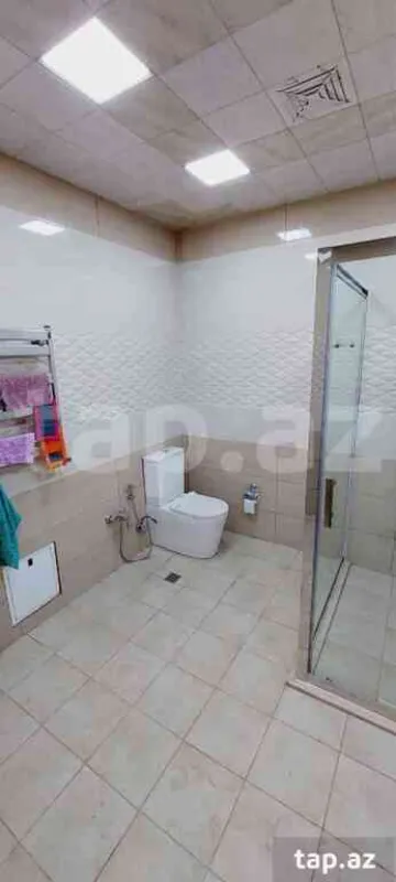 Satılır 6 otaqlı həyət evi