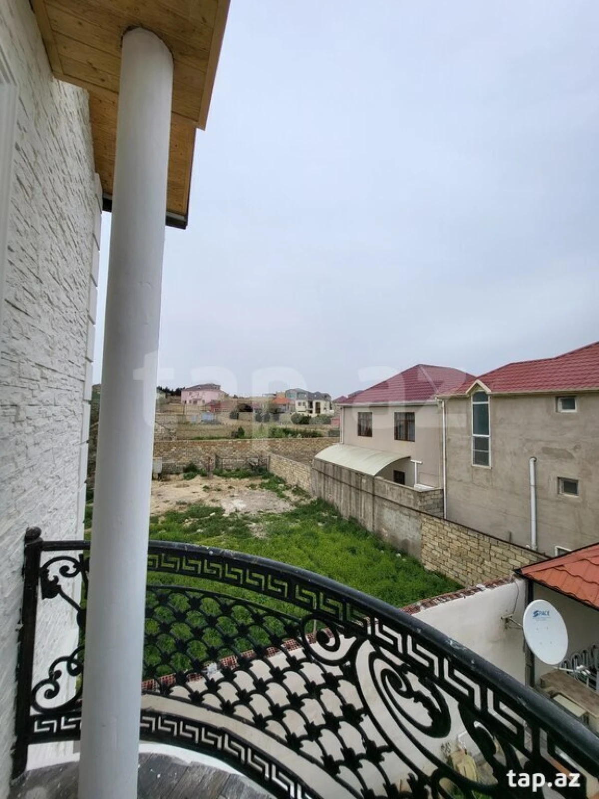 Satılır 4 otaqlı həyət evi