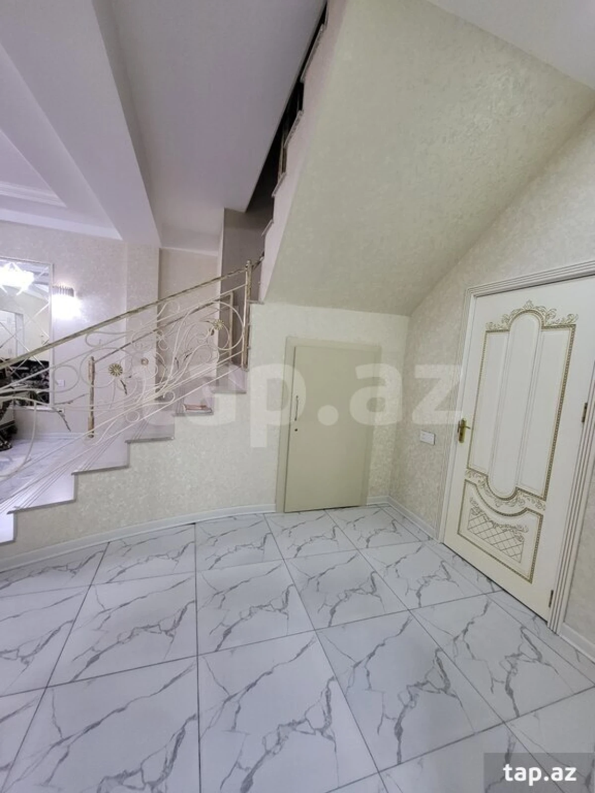 Satılır 4 otaqlı həyət evi