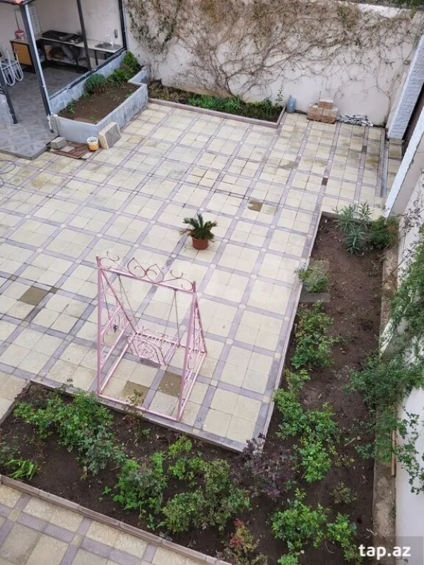 Satılır 4 otaqlı həyət evi