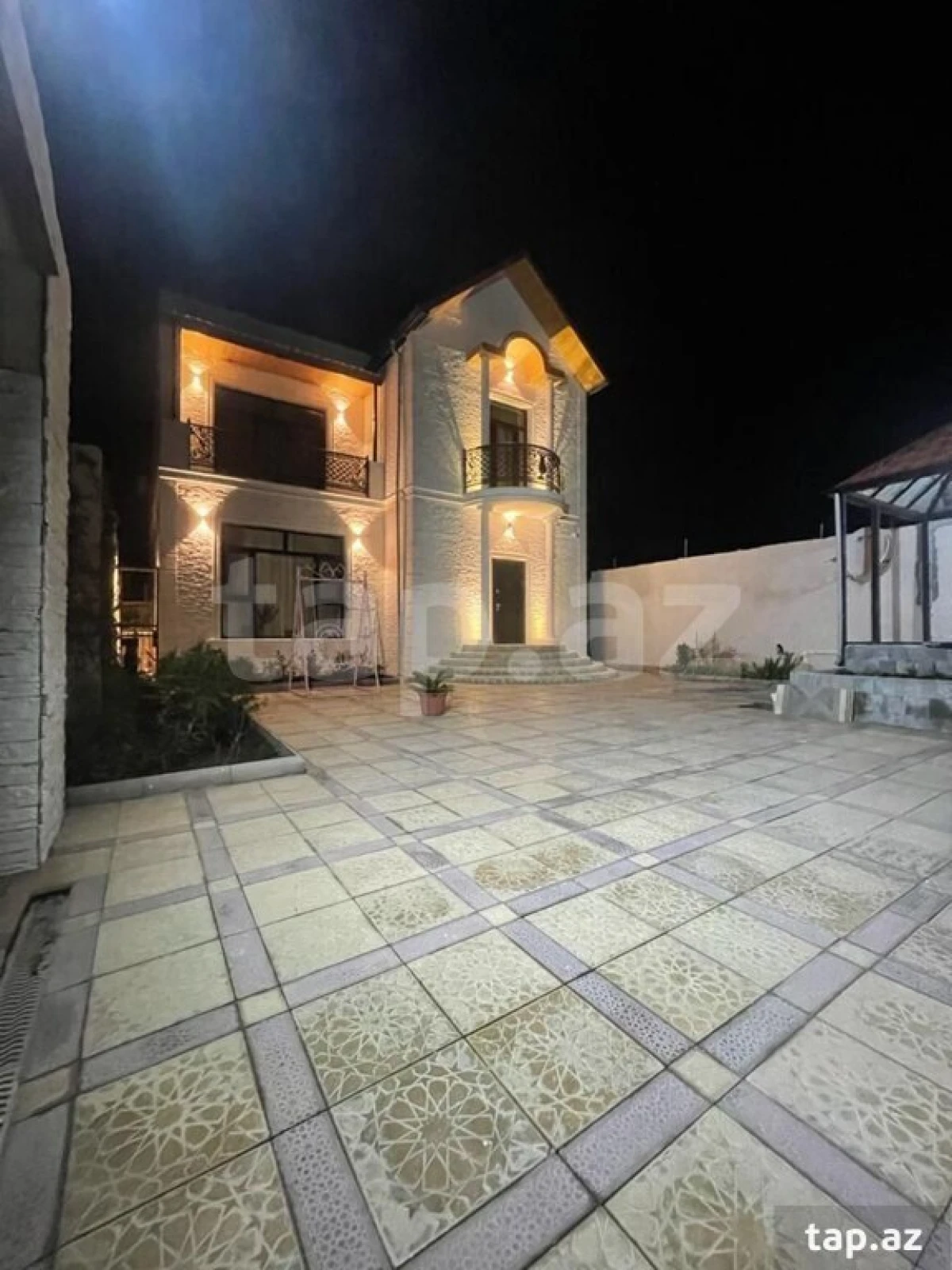 Satılır 4 otaqlı həyət evi