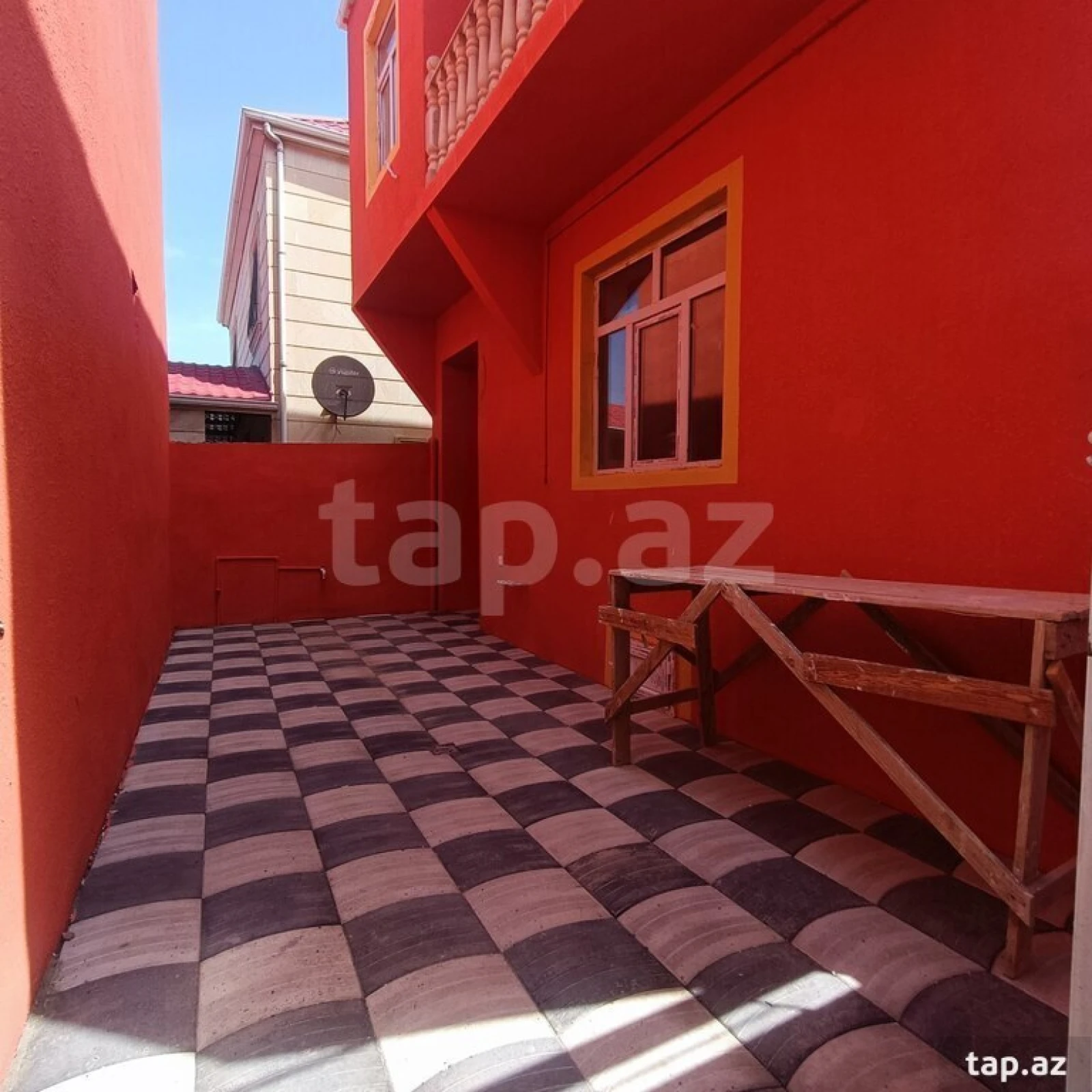 Satılır 4 otaqlı həyət evi
