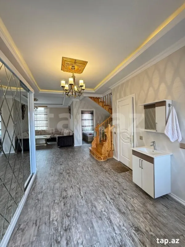 Kirayə verilir 4 otaqlı həyət evi 200 m²