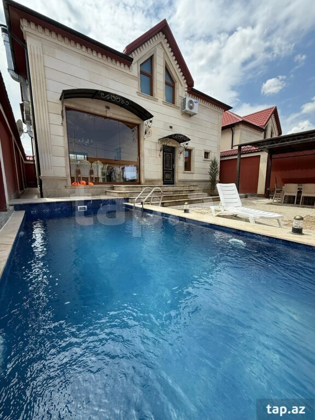 Kirayə verilir 4 otaqlı həyət evi 200 m²