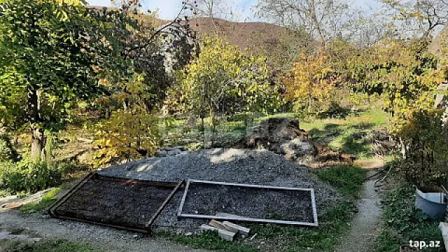 Satılır torpaq sahəsi — Şəki