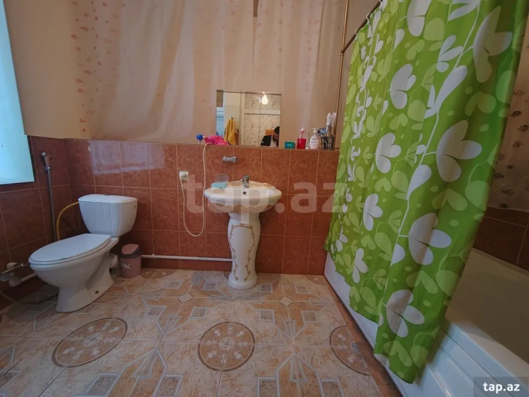 Kirayə verilir 3 otaqlı həyət evi