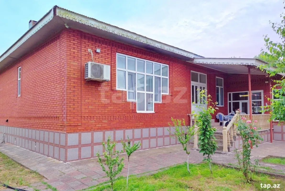 Kirayə verilir 3 otaqlı həyət evi