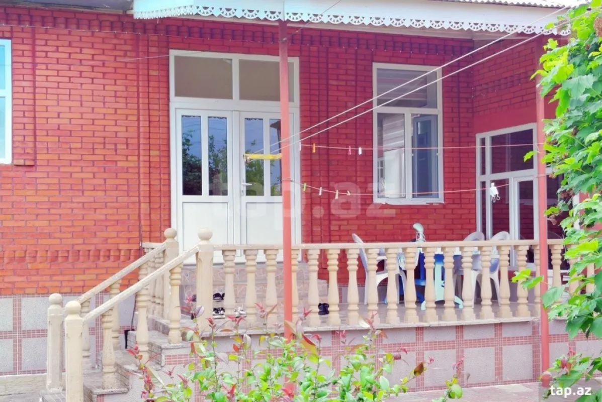 Kirayə verilir 3 otaqlı həyət evi