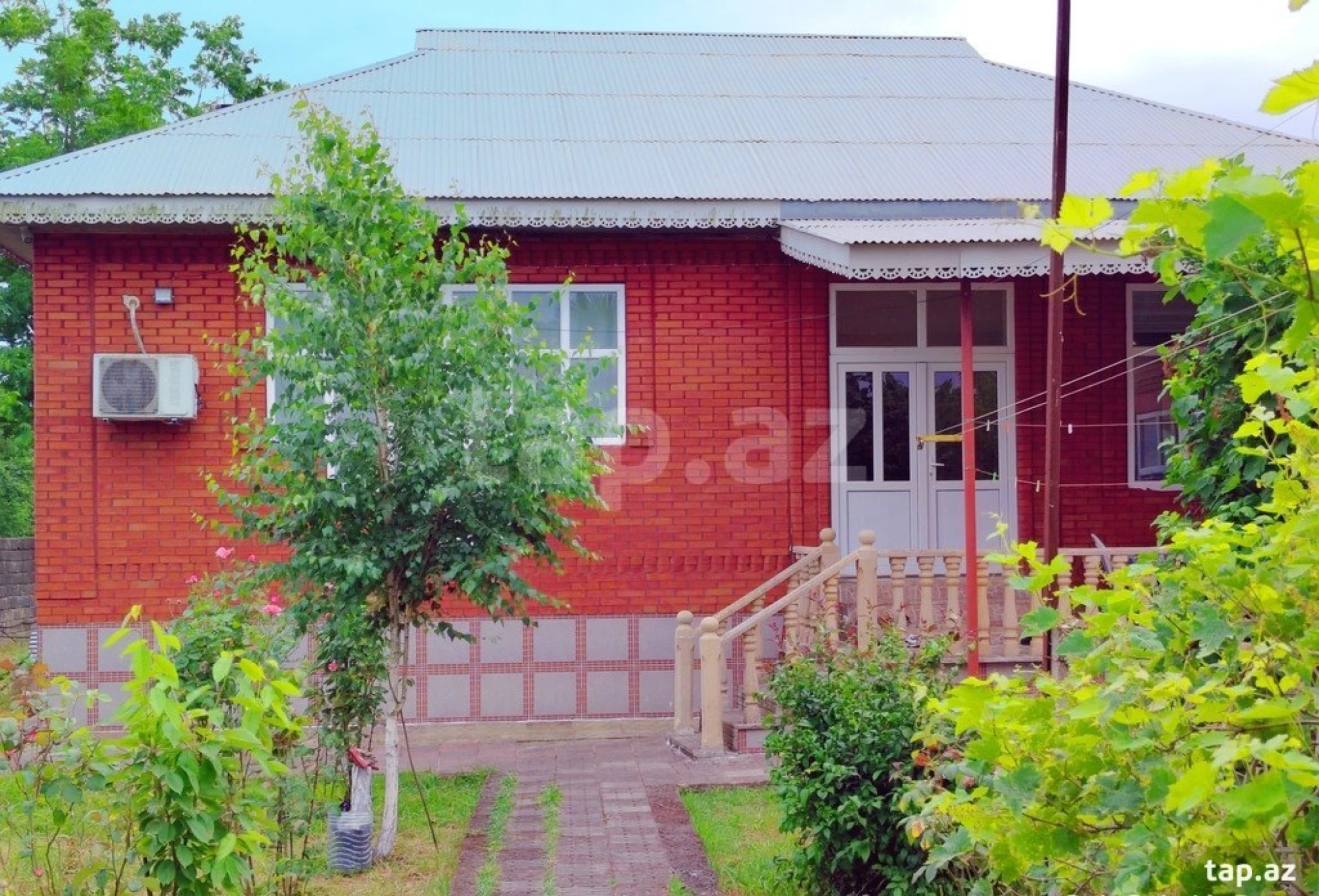 Kirayə verilir 3 otaqlı həyət evi