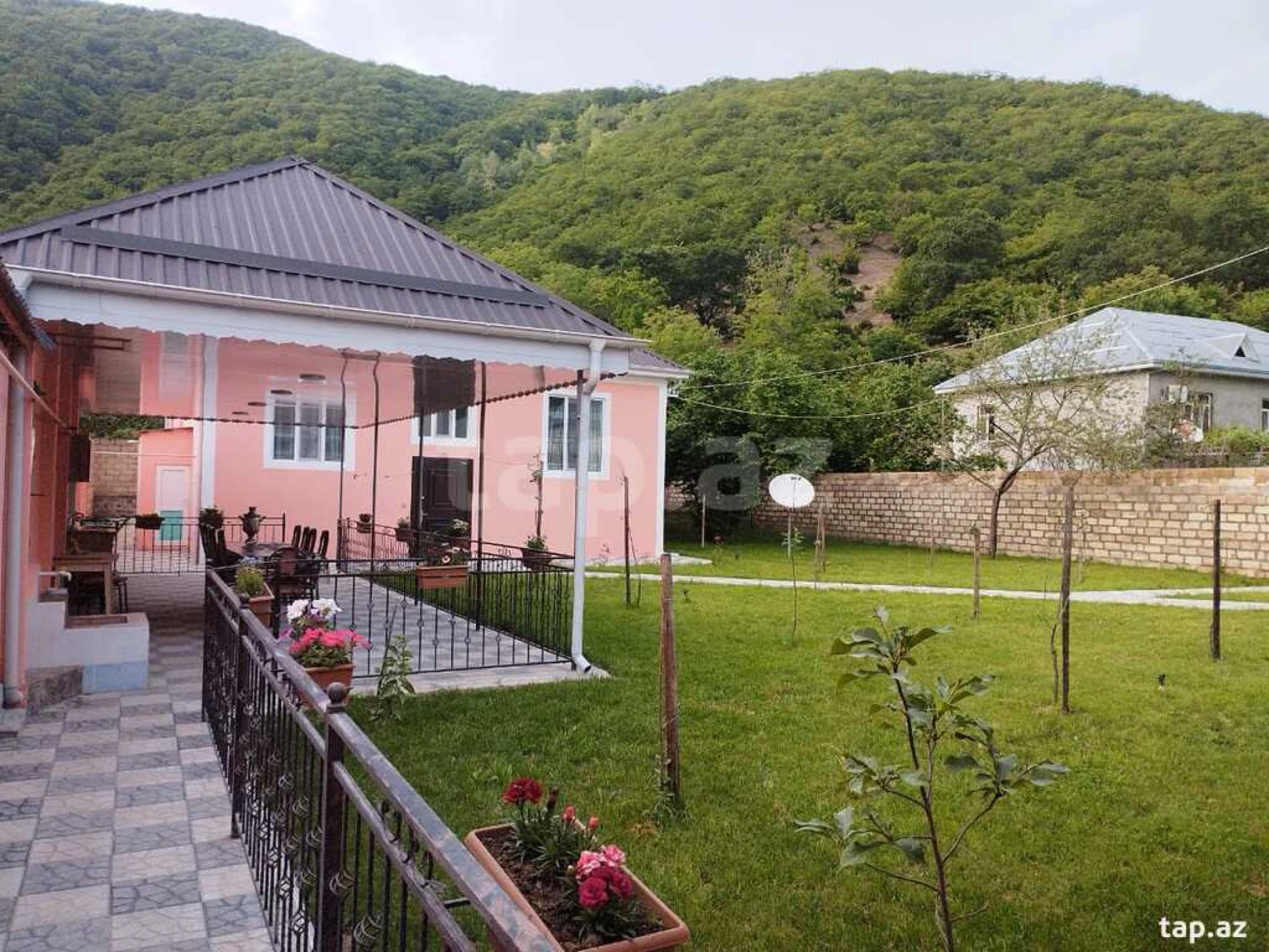 Kirayə verilir 4 otaqlı həyət evi