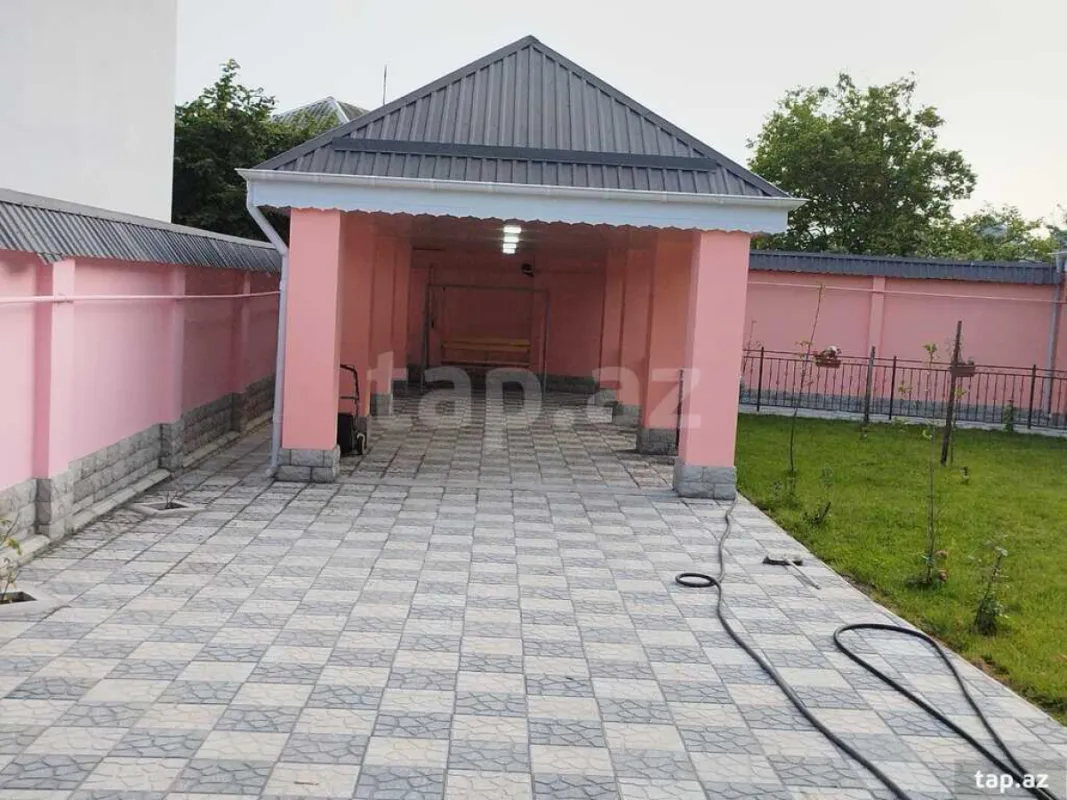 Kirayə verilir 4 otaqlı həyət evi