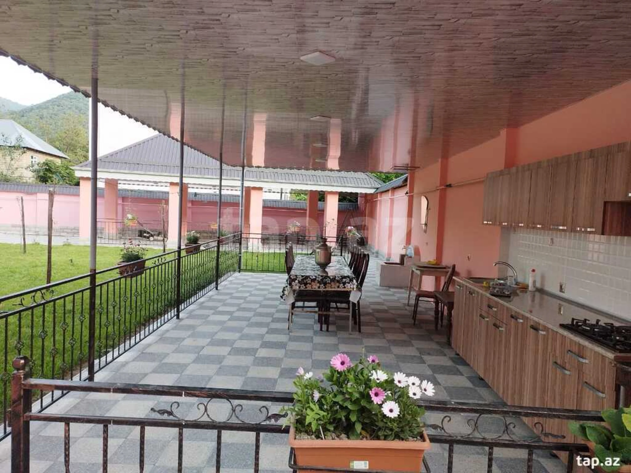 Kirayə verilir 4 otaqlı həyət evi