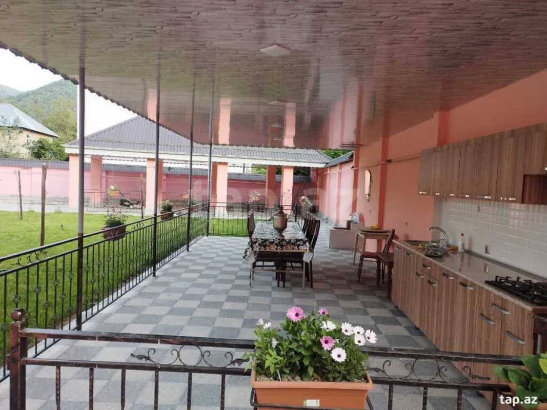 Kirayə verilir 4 otaqlı həyət evi