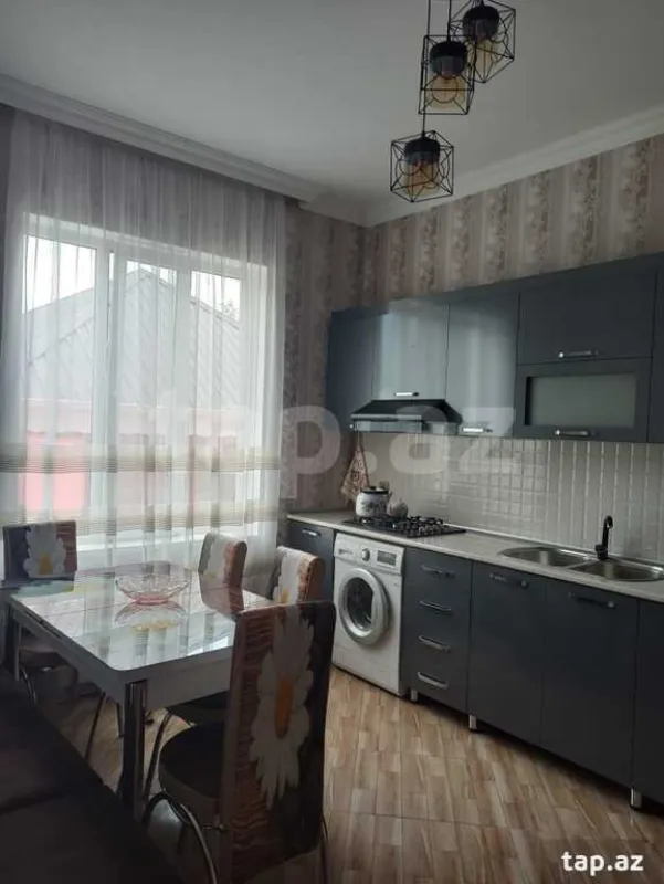 Kirayə verilir 4 otaqlı həyət evi