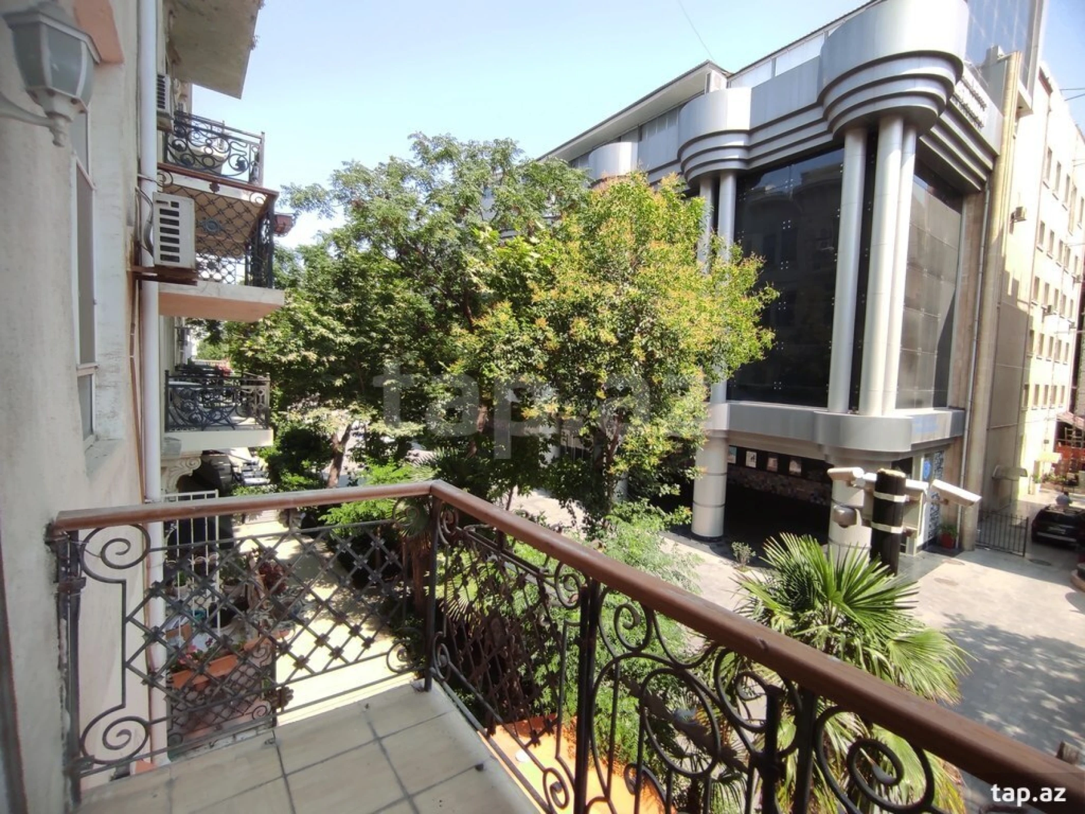 Kirayə verilir 2 otaqlı mənzil 66 m²