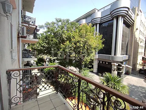 Kirayə verilir 2 otaqlı mənzil 66 m²