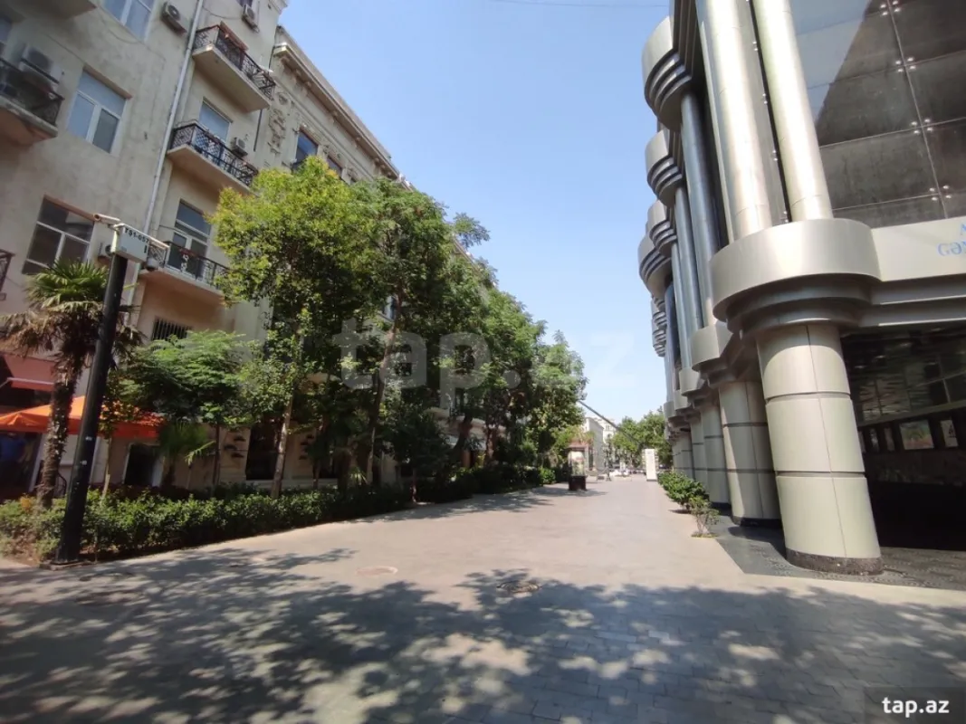 Kirayə verilir 2 otaqlı mənzil 66 m²