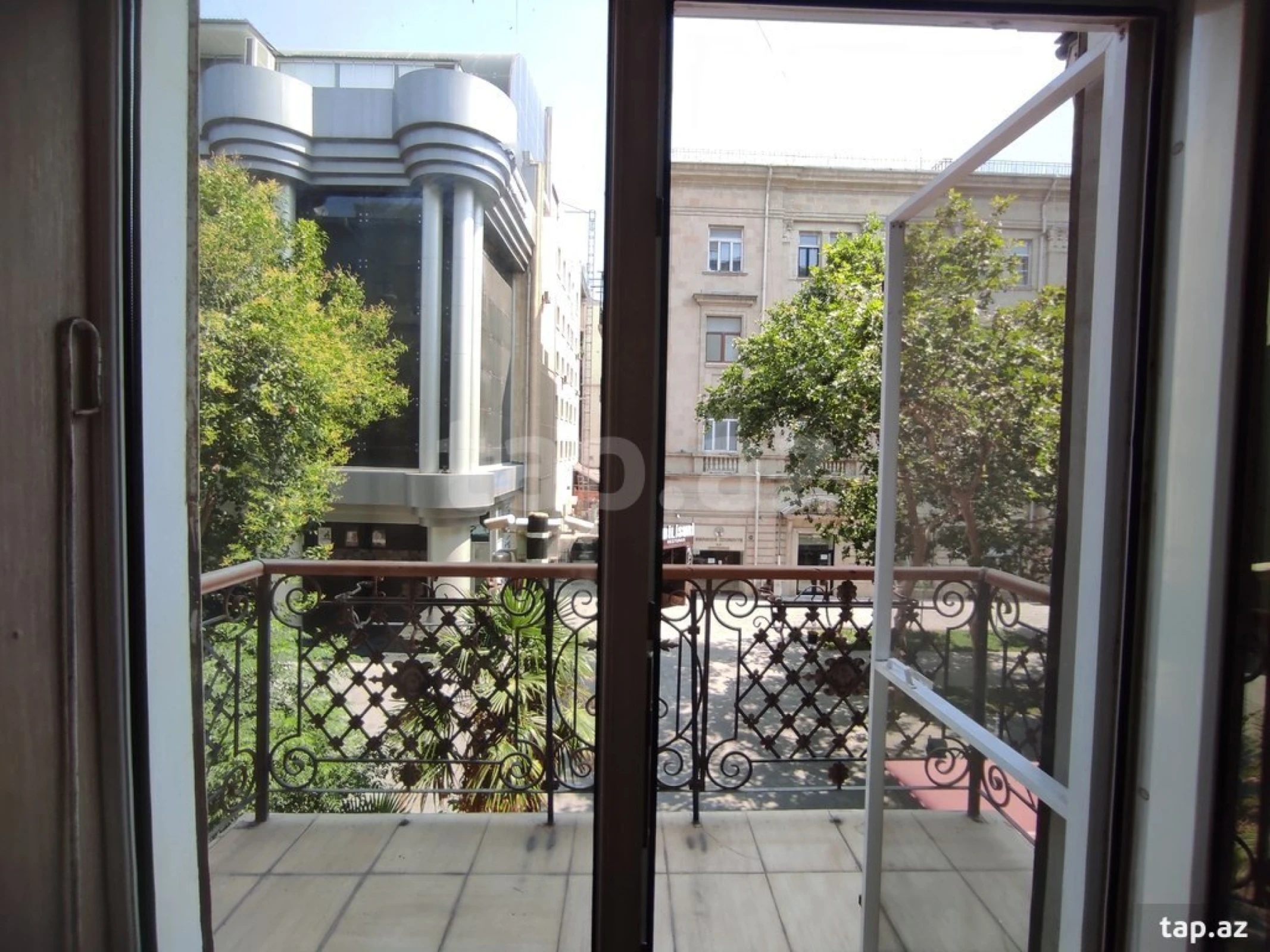 Kirayə verilir 2 otaqlı mənzil 66 m²