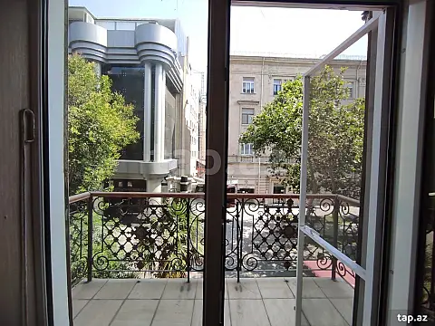 Kirayə verilir 2 otaqlı mənzil 66 m²