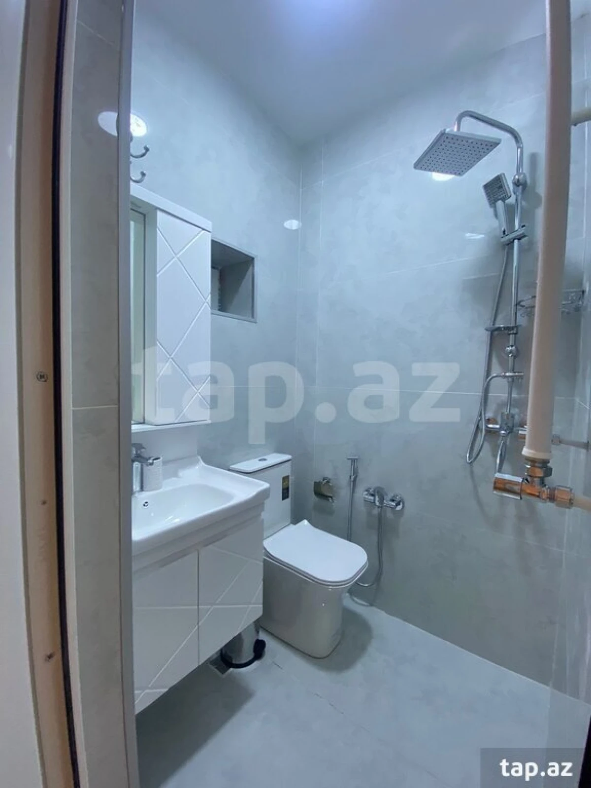 Kirayə verilir 5 otaqlı həyət evi 200 m²