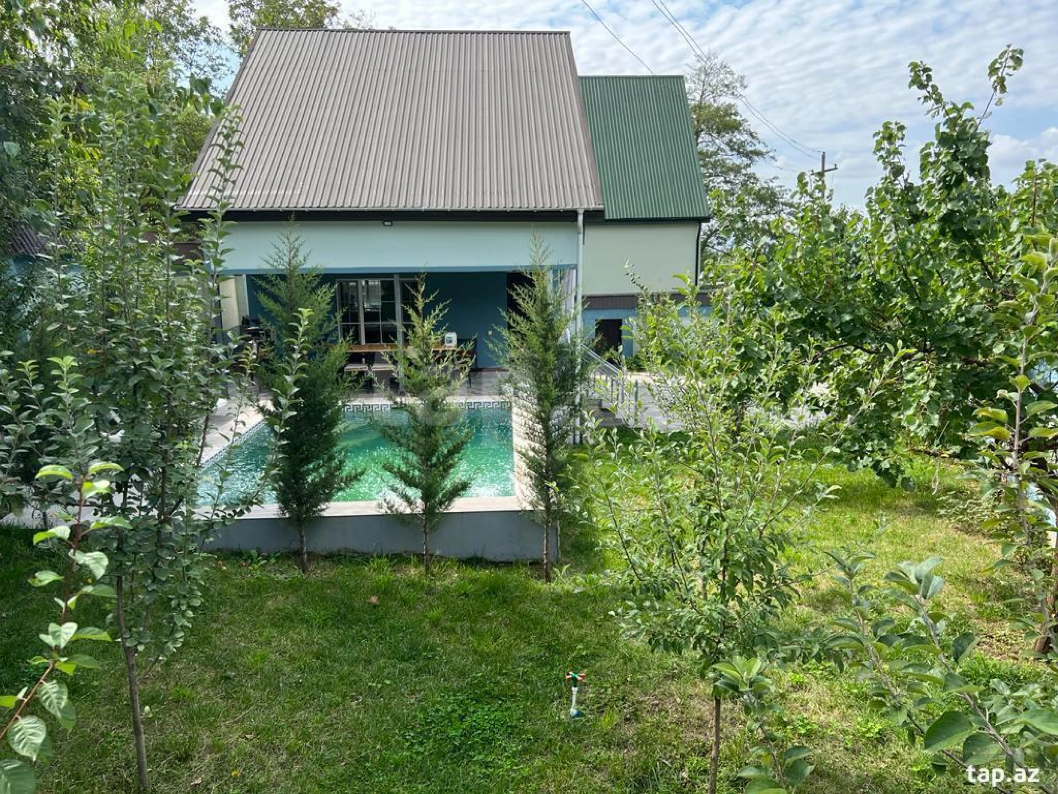 Kirayə verilir 5 otaqlı həyət evi