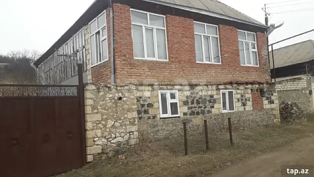 Kirayə verilir 2 otaqlı həyət evi 280 m² — Gədəbəy 2 otaq 280.00 m²