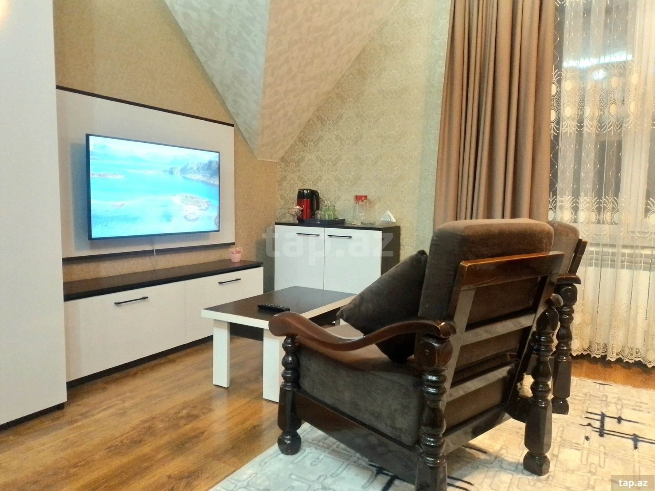 Kirayə verilir 4 otaqlı həyət evi