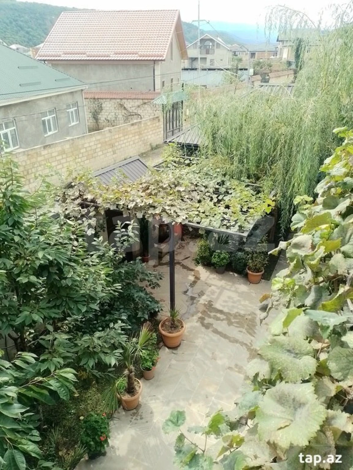 Kirayə verilir 4 otaqlı həyət evi