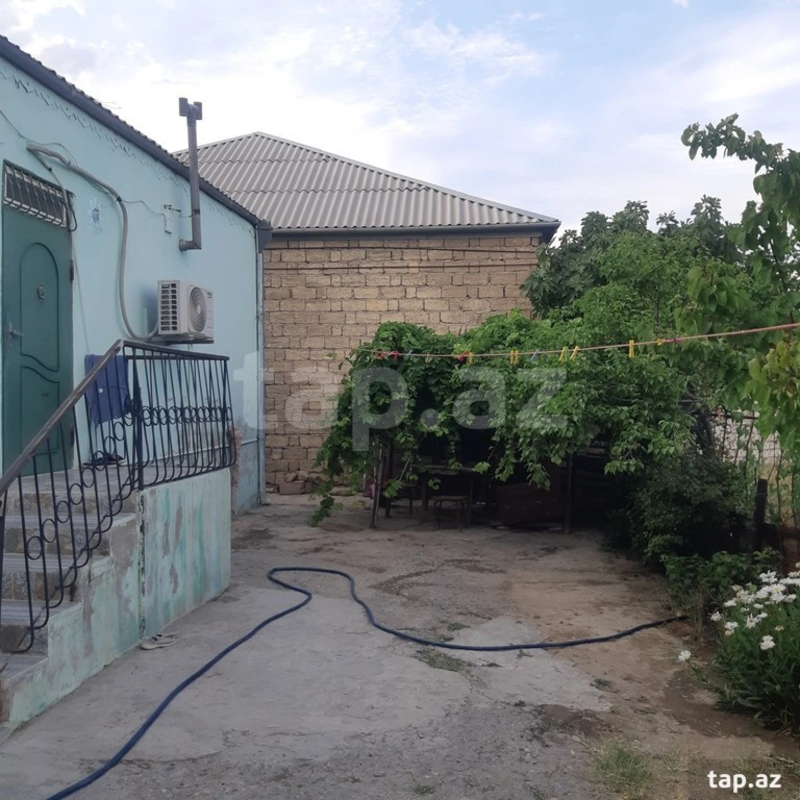 Satılır 3 otaqlı həyət evi