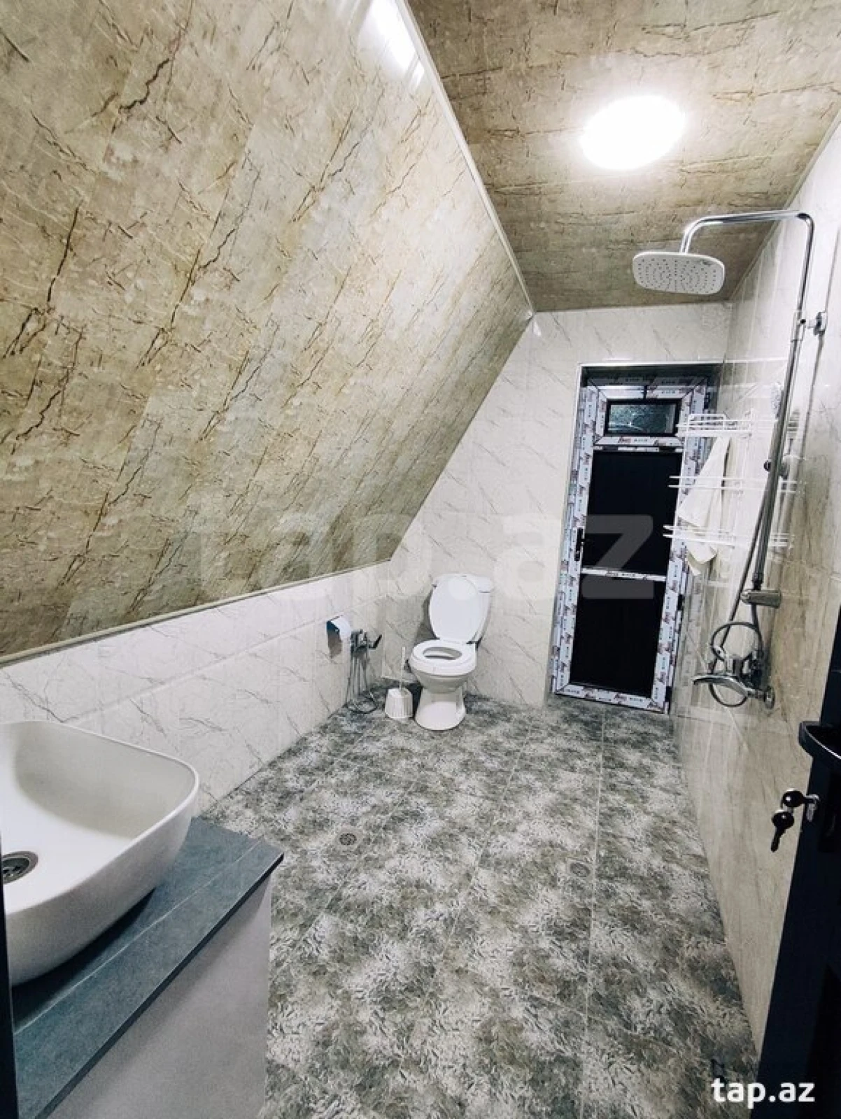 Kirayə verilir 3 otaqlı həyət evi